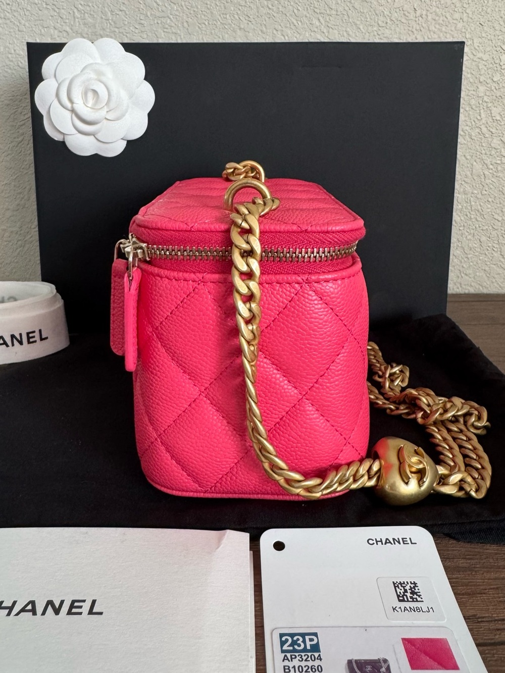 NEW CHANEL Caviar Quilted Leather Heart Crush Vanity Bag - Picture 6 of 8